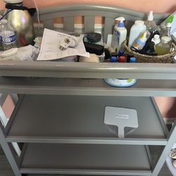 Free Changing Table 