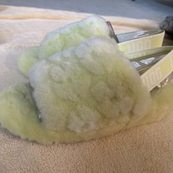 NEW Size  7 Fluffy Yellow UGG Sandals New