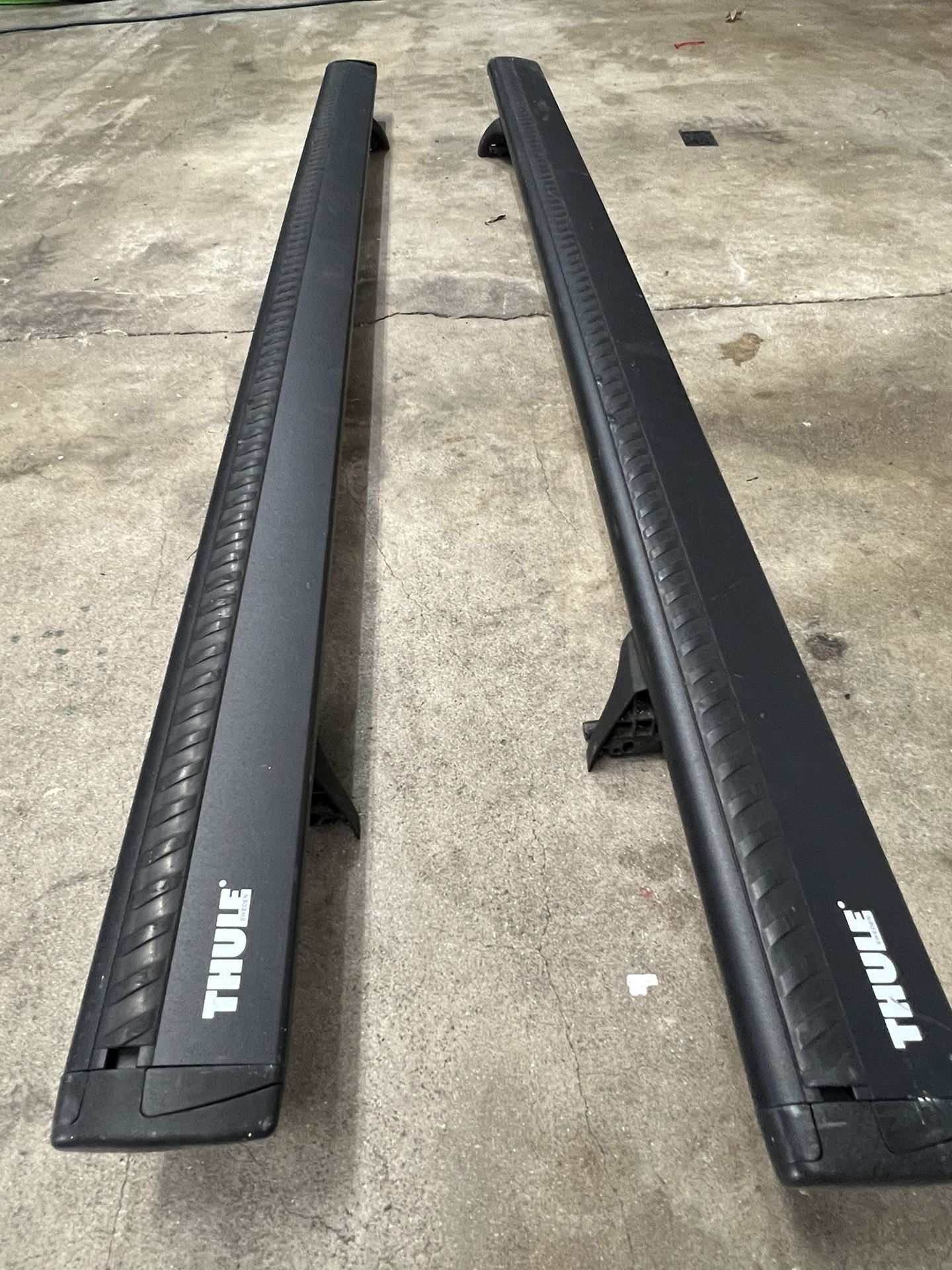 Thule Aeroblade Roof rack ARB53B w/ 460R Rapid Podium Foot Pack And Fit Kit 3142