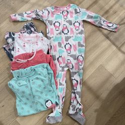 Girl’s 4T Fleece Pajamas