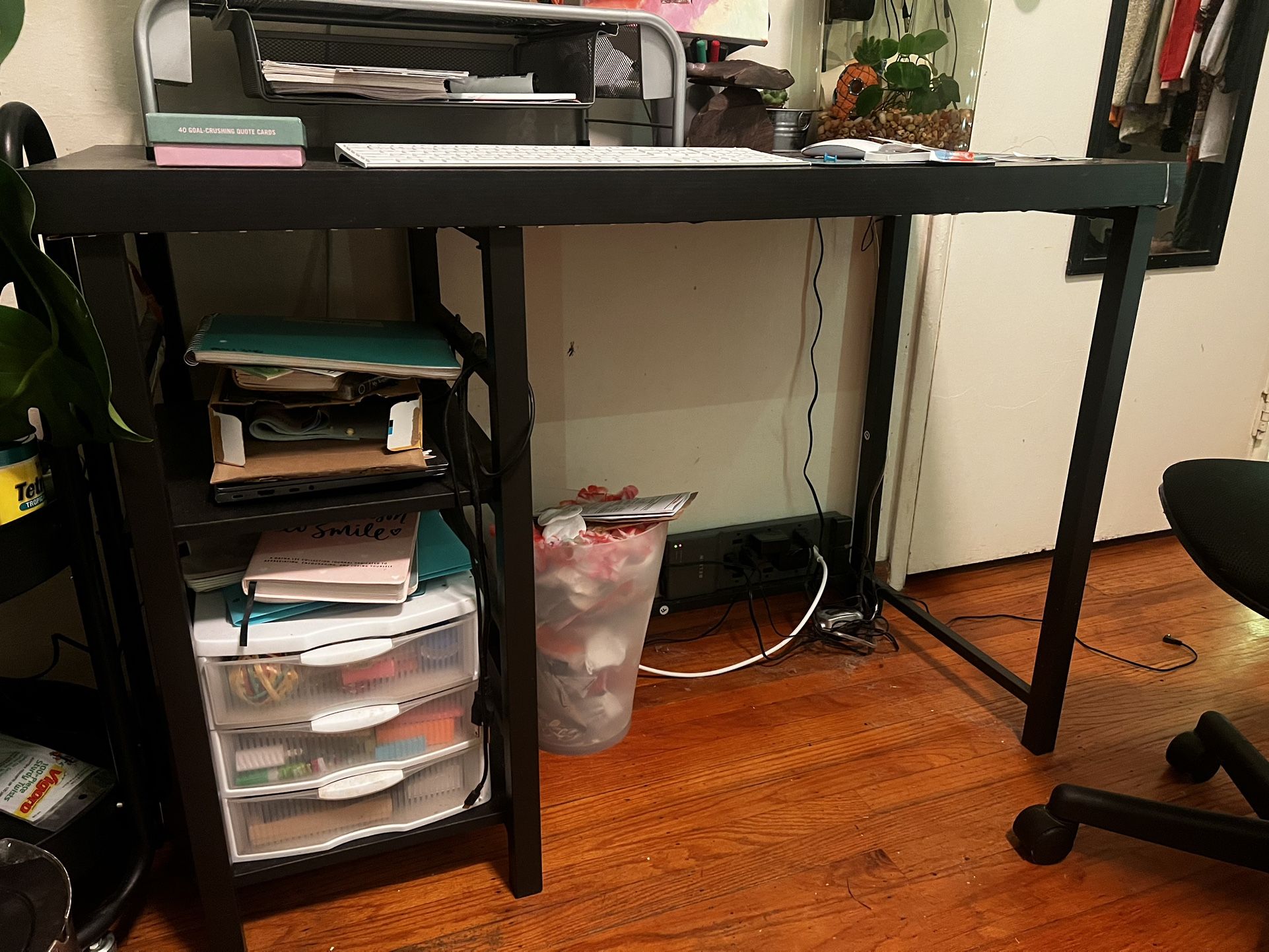 Black Desk