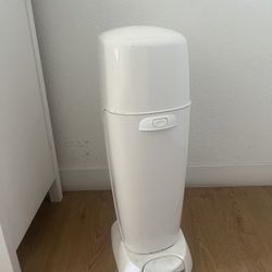 Genie Diaper Trash Can 