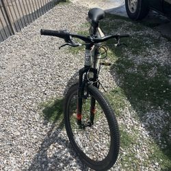 Mongoose Flatrock mountain bike