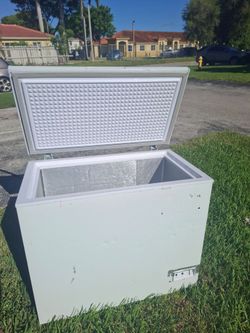 Deep freezer