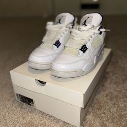 Jordan Retro 4’s ‘Purple Metallic” SIZE10