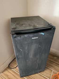 Mini fridge