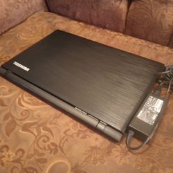Laptop Toshiba Satellite C55-C-Intel Core i5-8gb Ram-128gb HD SSD Solid-go-od For Studen-ts.