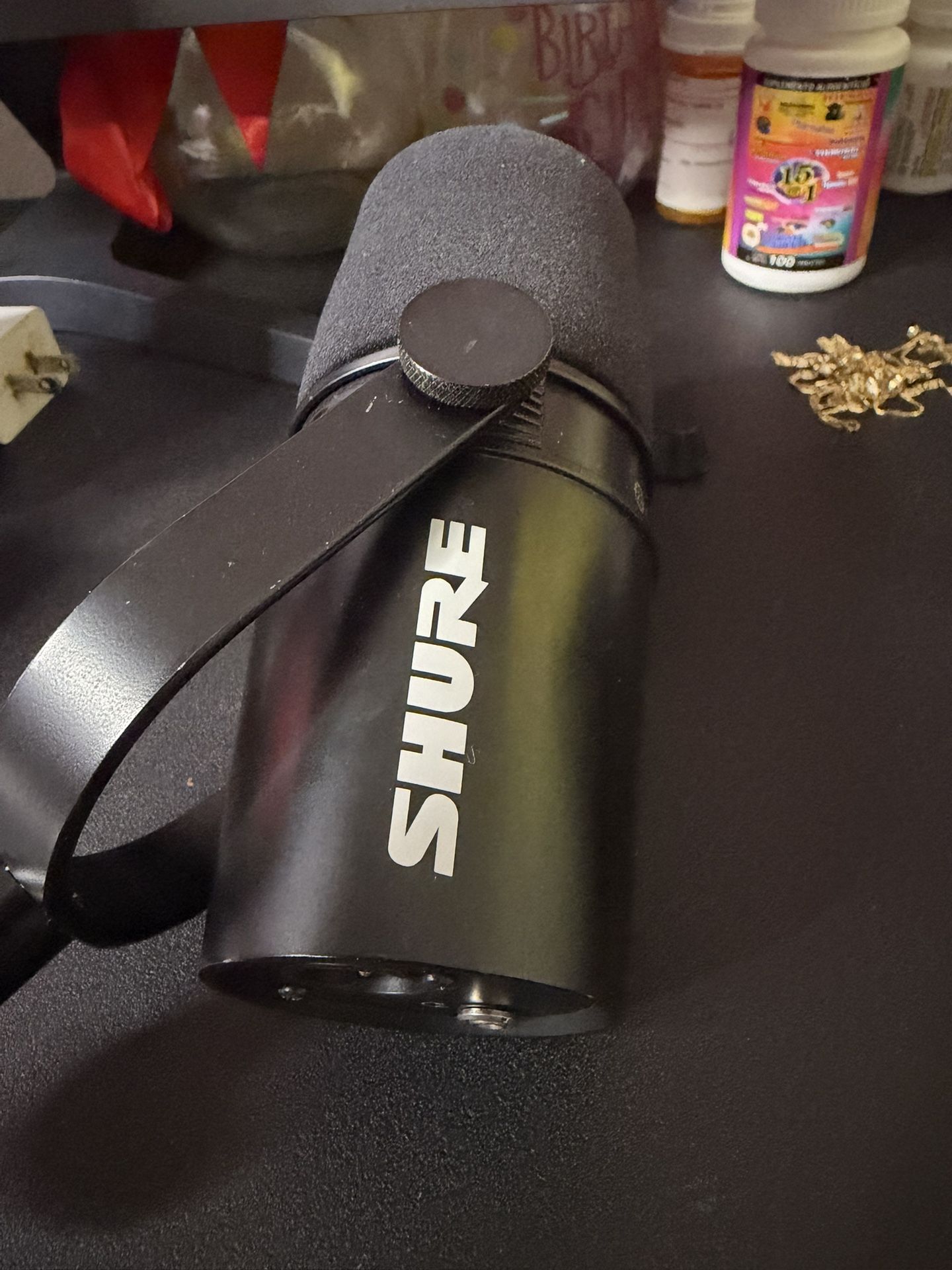 Shure MV7