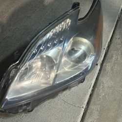 2014 Prius Drivers Side Headlight 