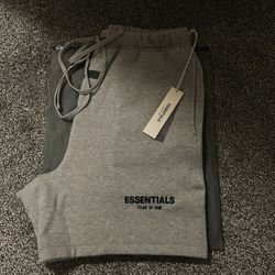 Essentials Short Dark Oat