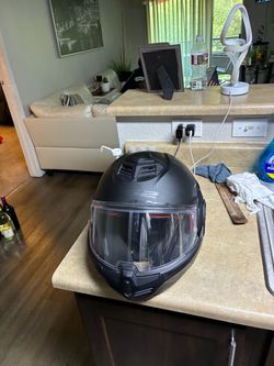 Motorcycle helmet