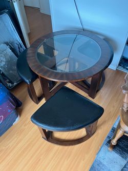 Round coffee table