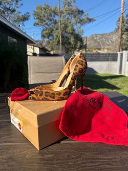 Christian Louboutin Iriza 100 Leopard Print Suede Pumps – Size 35