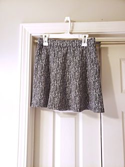 NWOT FOREVER 21 SKIRT BLACK AND WHITE PRINT SIZE S