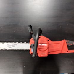 Milwaukee M18 Fuel Chainsaw