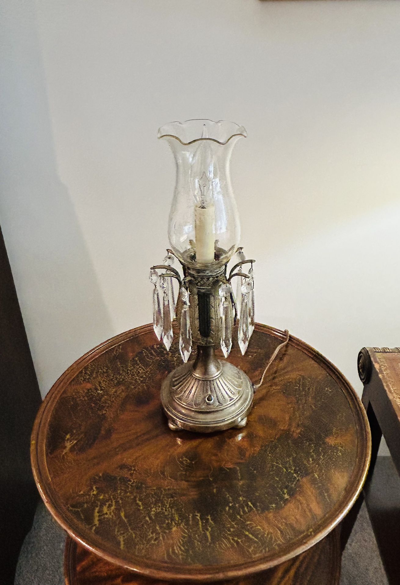 Beautiful Rare Brass Table Lamp with 10 Crystals Prisms. 