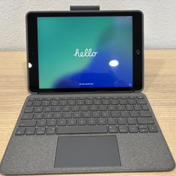 iPad 9th Gen w. Keyboard Case