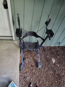UPRIGHT WALKER
