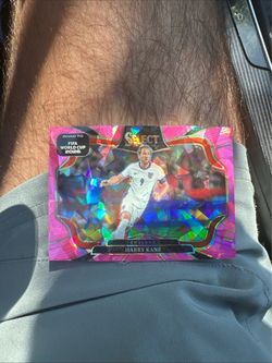 2025-26 Panini Select road to World Cup  - Field Level Harry Kane #208 cracked  Pink Ice