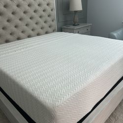 King Leesa Legend hybrid basically new! Pet free smoke free home 70 % off retail I can deliver   Retail $2,500 Your Price $575