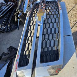 Chevy Tahoe Suburban Grille Oem