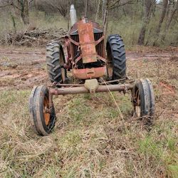 1985 Massey Ferguson Tractor