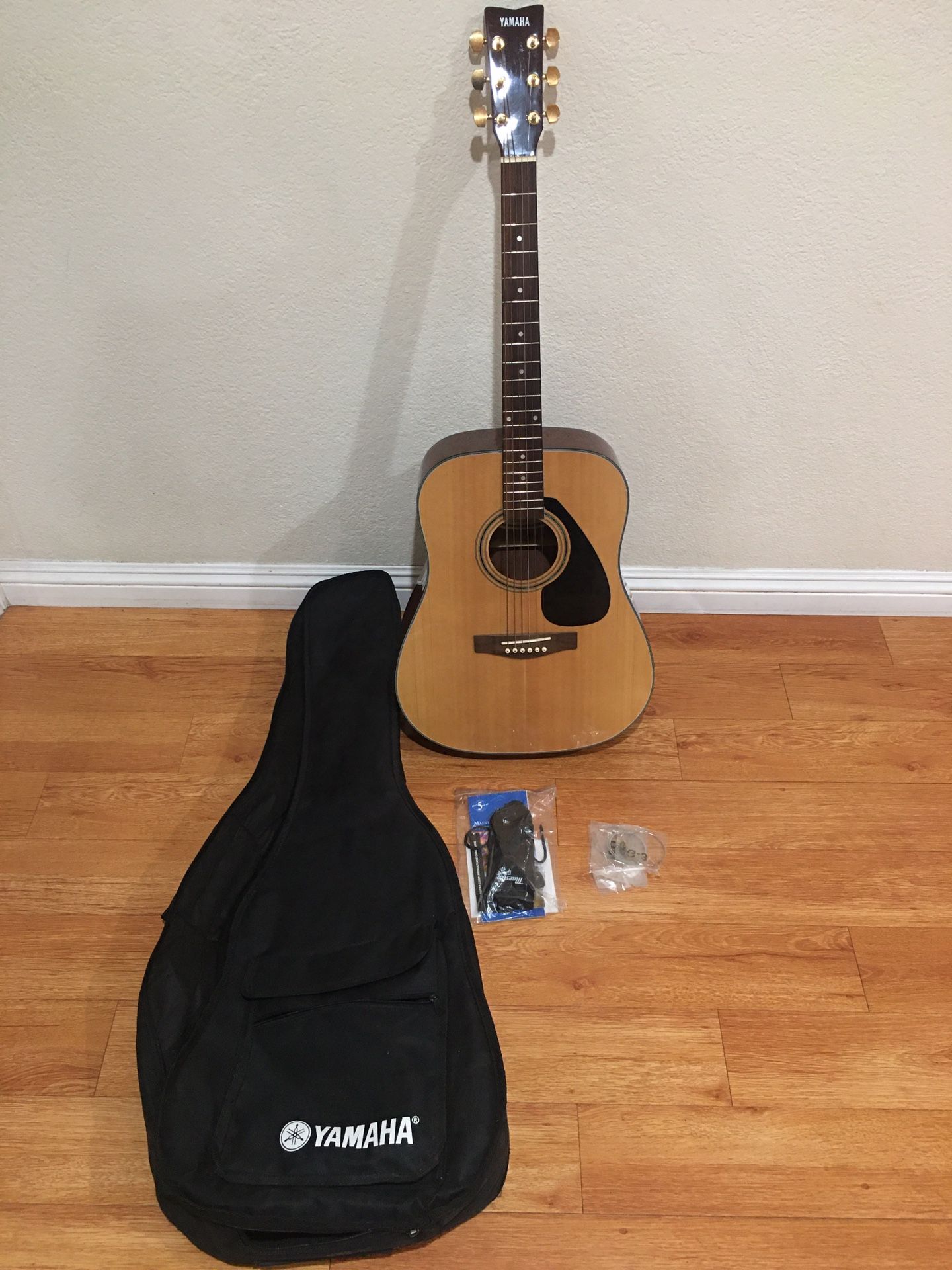 Yamaha SCF08 Y0708K Acoustic Guitar With Bag And Extras Sounds Great!