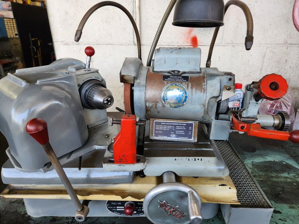 Sioux Valve Grinder Machine 680