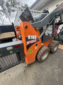 GEHL Skid Steer R105