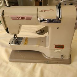 Vintage Elna Supermatic Sewing Machine PLANA AUTOMATIC 722010 Switzerland travel case