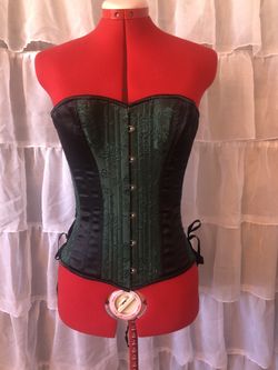 Heart’s Delight Overbust Corset Size 26