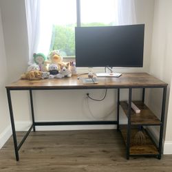 Reversible Desk With Ample surface Space And Storage 