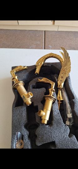 New Swan Faucet Great Condition 