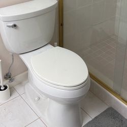 Kohler Toilet White very good condition
