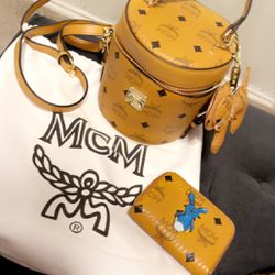 Mcm Bag W/wallet /key Chain‼️Read‼️