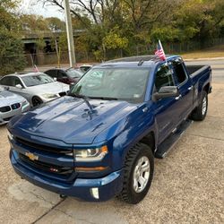 2016 CHEVROLET SILVERADO 1500 LT Z71 4X4

156k original MILES!

Brand new OffRoad tires just installed! Runs and drives great!

5.3L V8 with 4x4 

Rea