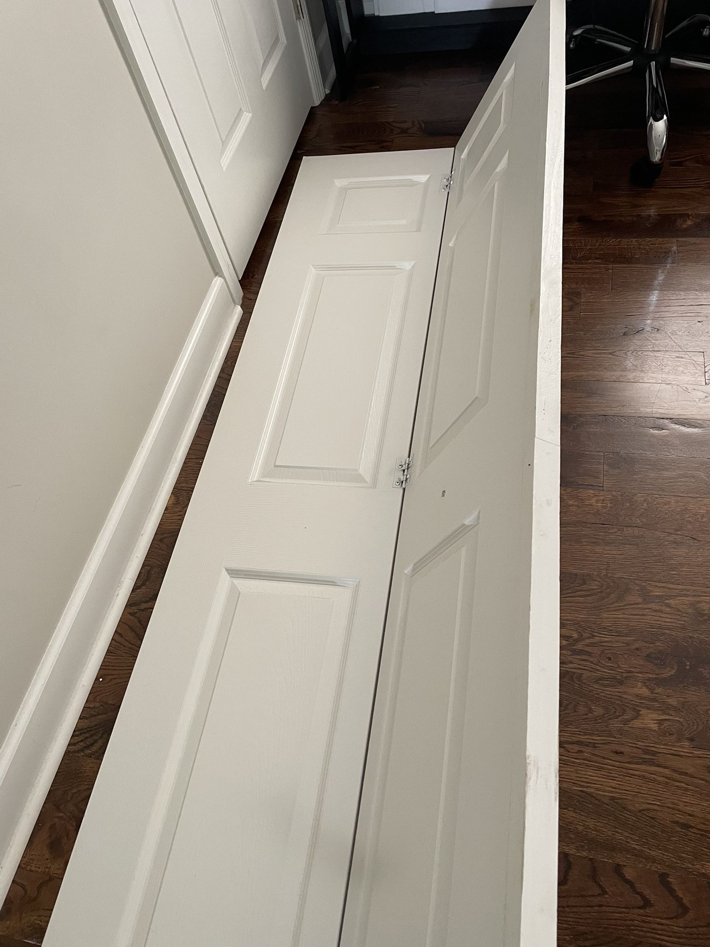 Bi-folding Sliding Door (Free)