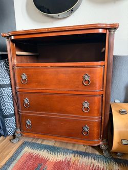 Free dresser/side table/storage drawers