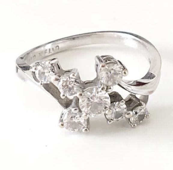 18K White Gold Diamond Ring