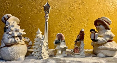 Vintage Grandeur Noel 2001 Porcelain Snowman Family Christmas Set - 5 Piece