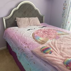 Pier One Bed Headboard With Dresser And Night Stand