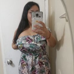 Large Off The Shoulder Dress/Vestido de Una Manga