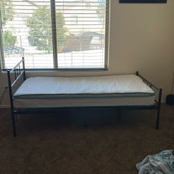 Like New Bed/bed Frame 