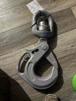 Swivel hook