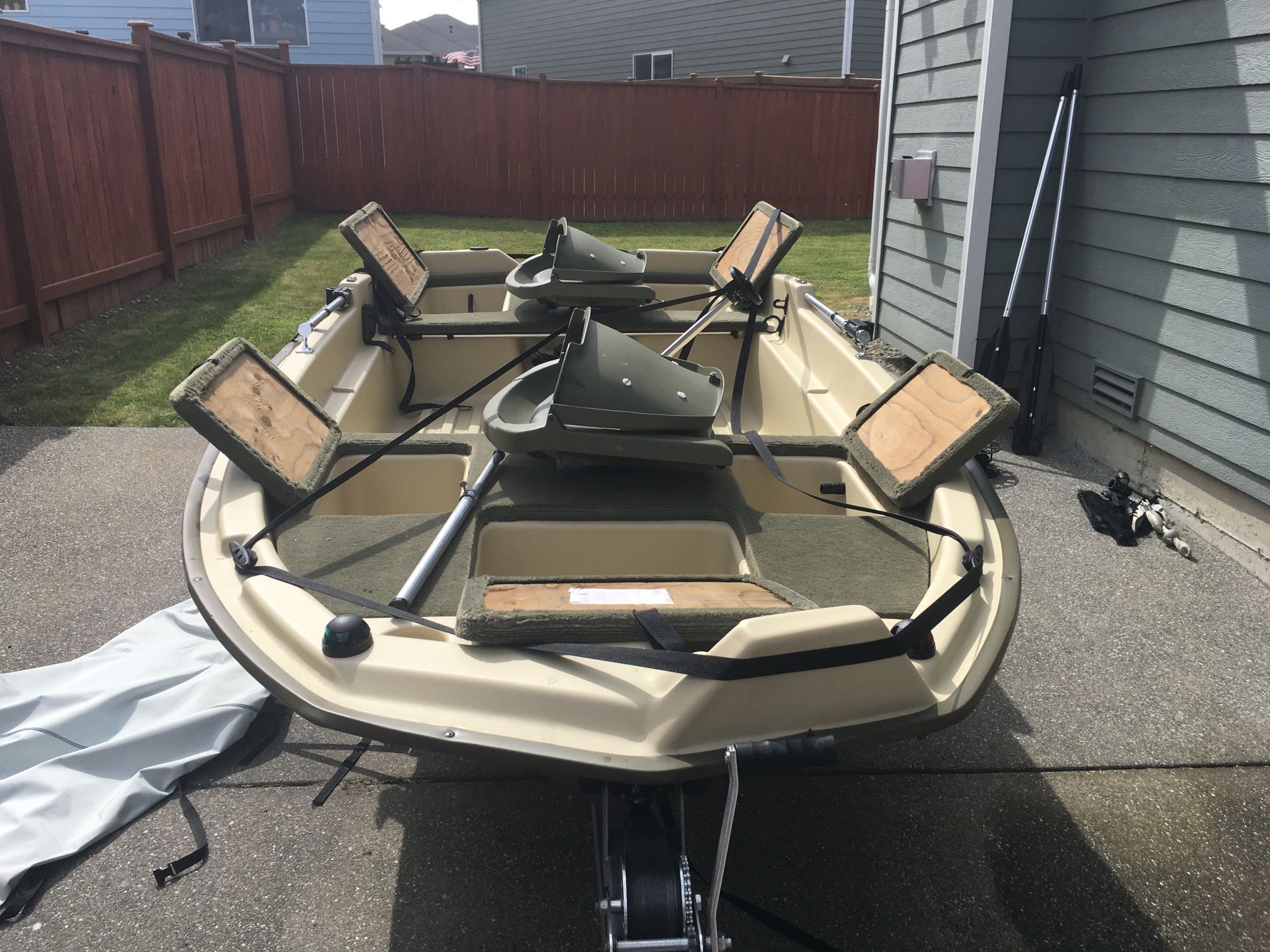 Sun Dolphin Pro 120 Boat (Beige/Green) With Trailer