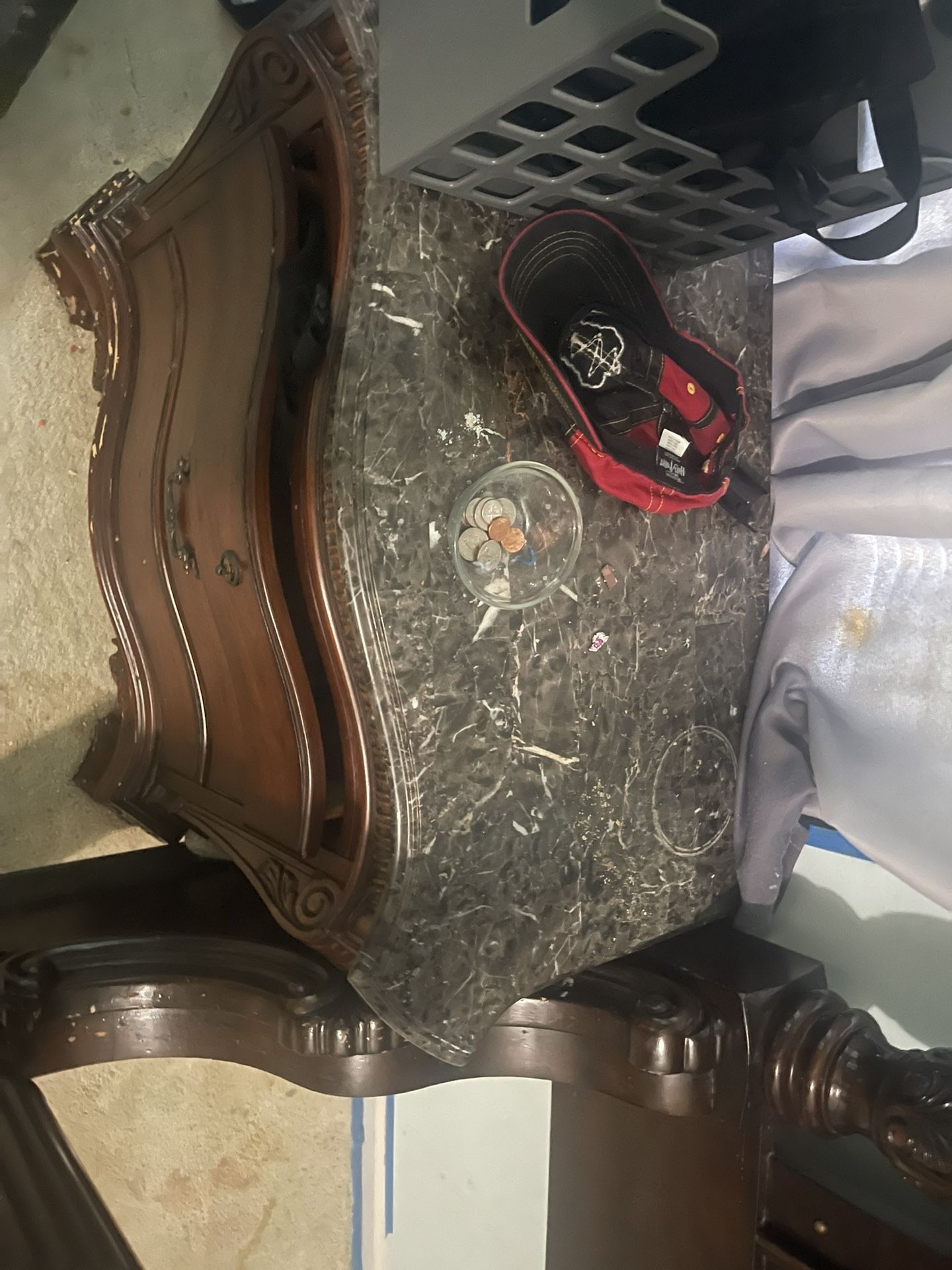 2 Free Night Stands