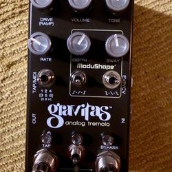 Chase Bliss: Gravitas Effects Tremelo Pedal 