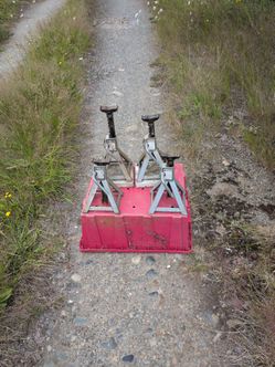 4 two-ton jack stands