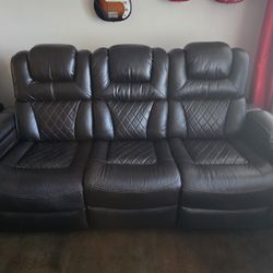 Deluxe Reclining Sofa