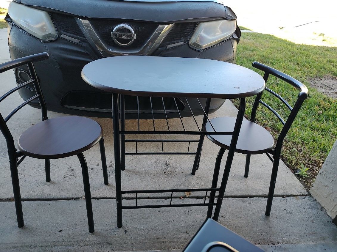3-Piece Bistro Set - Table + 2 Chairs